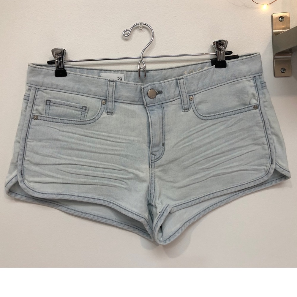Low Rise shorts light wash